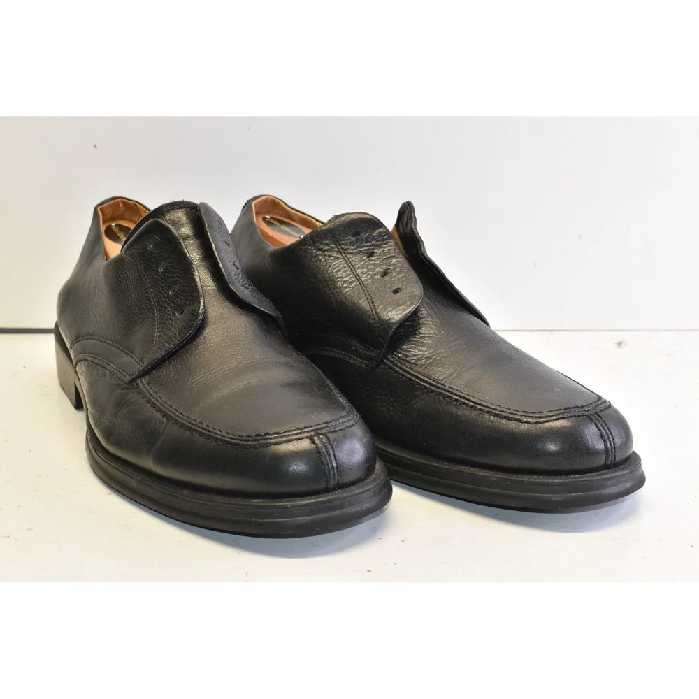 Vineyard black leather
